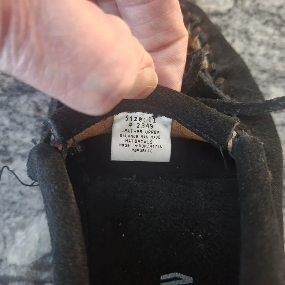Little Girls Minnetonka‎ moccasins Size 11